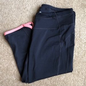 Old Navy active Capri pants
